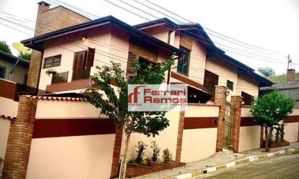 Sobrado com 4 dormitórios à venda, 296 m² por R$ 1.500.000,00 - Centro - Guararema/SP