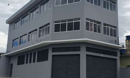 Prédio/Edificio inteiro para aluguel tem 450m2, 6 banheiros. clínicas, depósito, armazém, padaria.