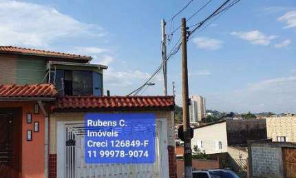 Sobrado venda possui 185m2 com 3 quartos, 04 vagas, ESTUDA PERMUTA ATÉ 400 mil.