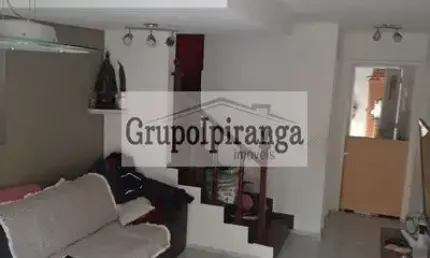 Sobrado em condomínio fechado, 2 dormitórios, Churrasqueira e 1 vaga de garagem