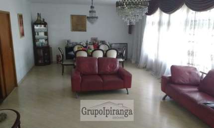 Sobrado com Piscina, residencial ou comercial, com 04 suítes e 04 vagas de garagem.