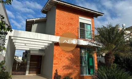 Casa com 4 dormitórios à venda, Norte da Ilha de Florianópolis