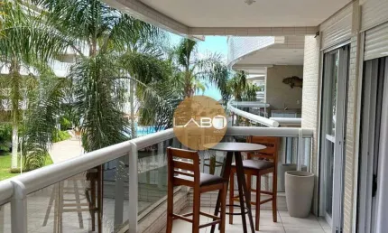 Apartamento 3 dormitórios sendo 3 suítes pé na areia com vista mar.