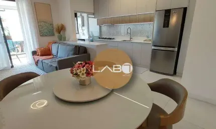Apartamento 2 dormitórios sendo 1 suíte próximo ao mar.