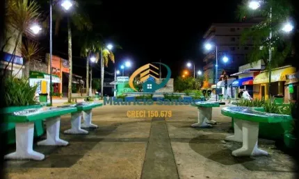 Apartamento em Mongaguá, bairro Centro, no coração da cidade!! 3 dormitórios sendo 1 suíte, ampla sacada para a praça central!!
