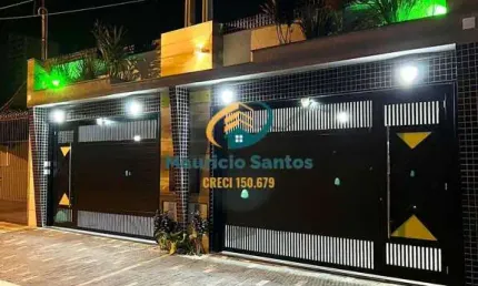 Casa Geminada de alto padrão em Praia Grande, bairro Vilamar, 3 dormitórios sendo 2 suítes, ar condicionado, lavabo, área gourmet, hidromassagem, próximo a praia!!