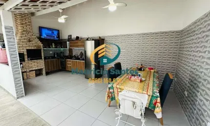 Casa em Mongaguá, bairro Centro, 3 dormitórios sendo 1 suíte, edícula, espaço grill com churrasqueira para o seu lazer bem próximo ao mar!!