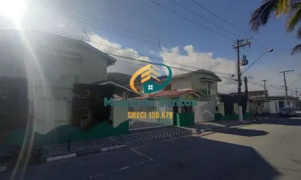 Sobrado em Condomínio fechado em Mongaguá, bairro Vila São Paulo, 2 dormitórios, lavabo, condomínio com espaço Grill, próximo ao centro da cidade