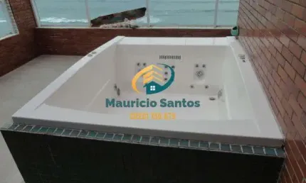 Apartamento tipo cobertura duplex em Mongaguá, bairro Jardim Marina, 3 dormitórios sendo 1 suíte, 3 vagas, Residencial frente ao mar com piscina na cobertura.