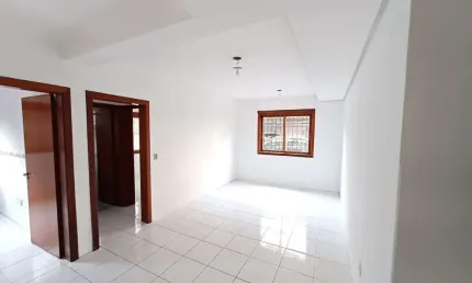 Casa com 3 dormitórios para alugar, 160 m² por R$ 2.444,00/mês - Cristal - Porto