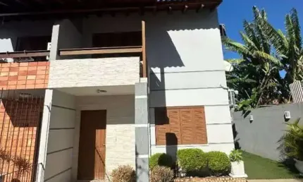 Casa 2 dormitórios com piscina para locação no bairro Aberta dos Morros