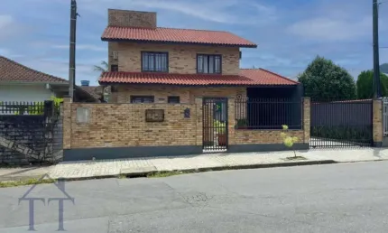 Casa com 3 quartos à venda no Bom Retiro, Joinville 