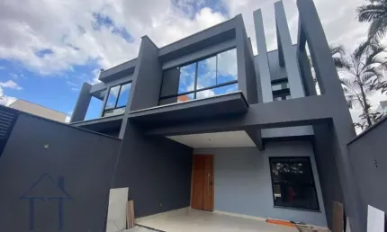 Casa em condomínio fechado com 4 quartos à venda no América, Joinville 