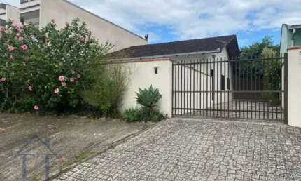 Casa com 4 quartos para alugar no Itaum, Joinville 