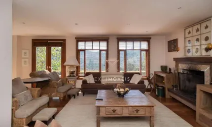 Casa com 5 dormitórios à venda, 300 m² por R$ 3.200.000 - Jardim Andira - Campos do Jordão/São Paulo