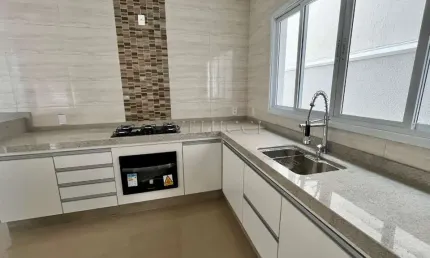 Sobrado à venda  no condomínio residencial flamboyant em hortolândia.