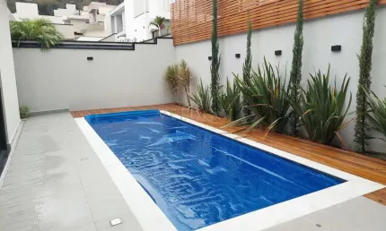 Casa térrea à venda no condomínio residencial mont alcino em valinhos.