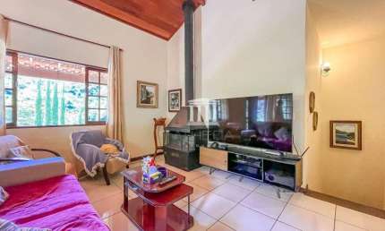Casa com 3 dormitórios à venda, 267 m² por R$ 870.000,00 - Vargem Grande - Teresópolis/RJ