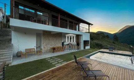 Casa com 4 dormitórios à venda, 283 m² por R$ 1.895.000,00 - Vargem Grande - Teresópolis/RJ