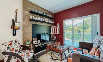 Apartamento com 3 dormitórios à venda, 136 m² por R$ 750.000,00 - Várzea - Teresópolis/RJ