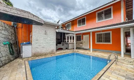 Casa à venda, 160 m² por R$ 670.000,00 - Granja Guarani - Teresópolis/RJ