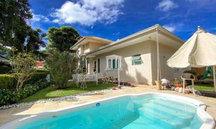 Casa com 3 dormitórios à venda, 470 m² por R$ 1.590.000,00 - Vargem Grande - Teresópolis/RJ