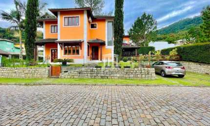 Casa com 3 dormitórios à venda, 220 m² por R$ 950.000,00 - Vargem Grande - Teresópolis/RJ