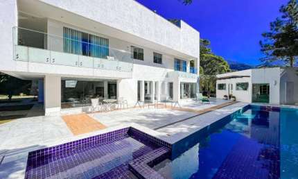 Casa com 4 dormitórios à venda, 700 m² por R$ 4.000.000,00 - Comary - Teresópolis/RJ