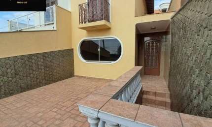 Imperdível: Sobrado venda ou locação com 3 quartos, 1 suíte, sala 2 ambientes, 3 banheiros, 4 vagas na Vila Mazzei, São Paulo-SP!