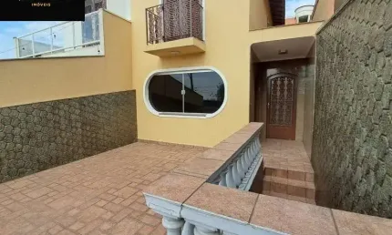 Imperdível: Sobrado venda ou locação com 3 quartos, 1 suíte, sala 2 ambientes, 3 banheiros, 4 vagas na Vila Mazzei, São Paulo-SP!