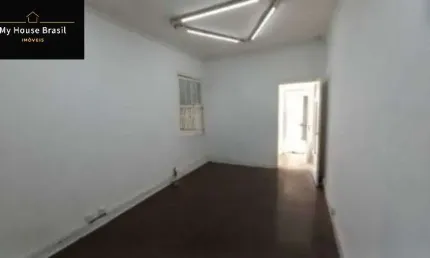 Sobrado Comercial em Santana: 10 Salas, 4 Vagas, Localização Estratégica! Agende sua visita agora e garanta o sucesso do seu negócio em São Paulo!