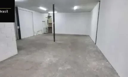 Galpão Comercial para Locação no Brás, São Paulo-SP: 72m², 1 Banheiro, Entrada para Caminhões. Agende sua Visita!