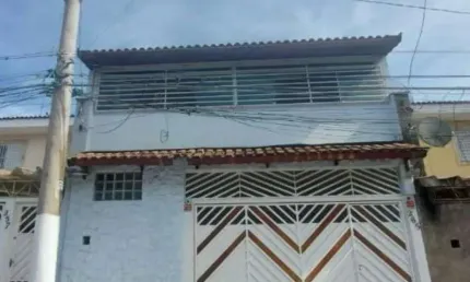 Casa à venda na vila santa terezinha - zona norte de sp: 2 quartos, 2 suítes, 1 banheiro, 2 vagas de garagem - imperdível!