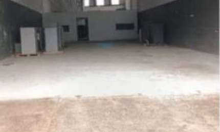 Aluguel de Galpão Comercial no Lauzane Paulista, São Paulo-SP: 3 Salas, 2 Banheiros, 400m² de Área! Alugue Agora!