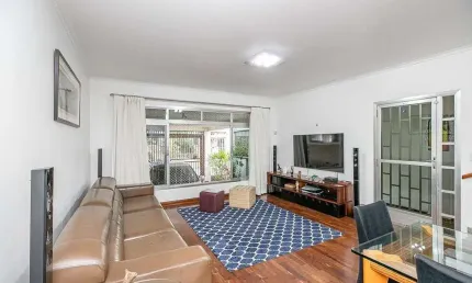 Casa com 3 quartos à venda na Rua Domingos Osvaldo Bataglia, 280, Mirandópolis, São Paulo por R$ 1.390.000