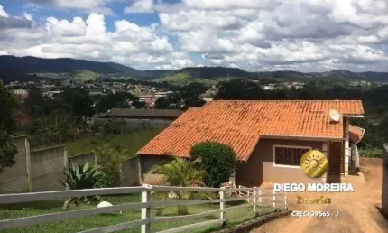 Chácara á venda em Atibaia com piscina - com 2 dormitórios