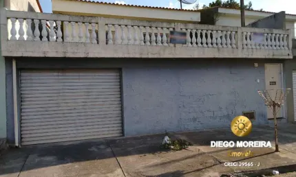Casa à venda em Terra Preta com pomar de árvores frutíferas