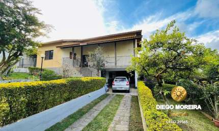Casa à venda próximo ao centro de Terra Preta - Diego Moreira Imóveis