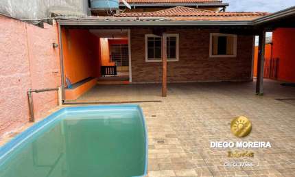 Casa à venda em Terra Preta próximo ao centro e com boa localização