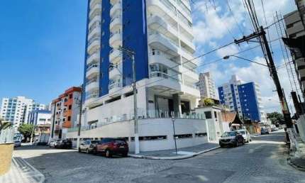Apartamendo à venda próximo à praia na Praia Grande