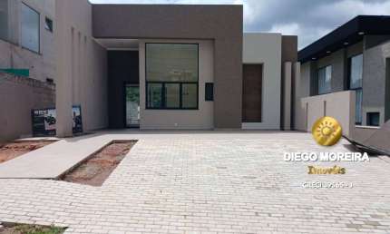 Casa de alto padrão à venda em condomínio fechado em Atibaia