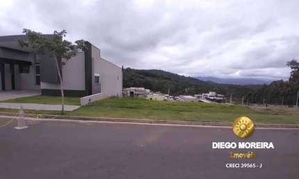 Terreno em Condomínio Fechado - Pronto para Construir