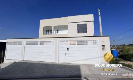 Casa á venda em loteamento planejado com excelente localização