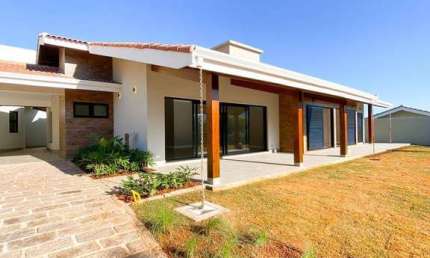 Casa totalmente Térrea dentro do condomínio Flamboyant em Atibaia - SP