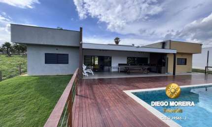 Viva em Estilo e Conforto na Natureza: Casa de Luxo em Condomínio