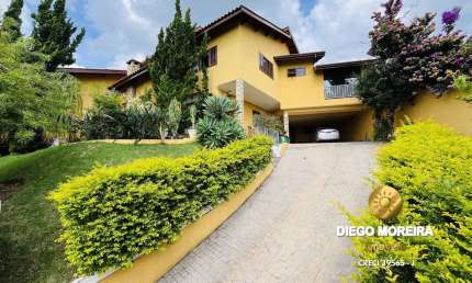 Linda Casa à venda em condomínio de alto padrão na cidade de Atibaia