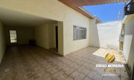 Casa com 3 quartos para alugar na Rua Francisco Pires Camargo, Jardim Brasil, Atibaia