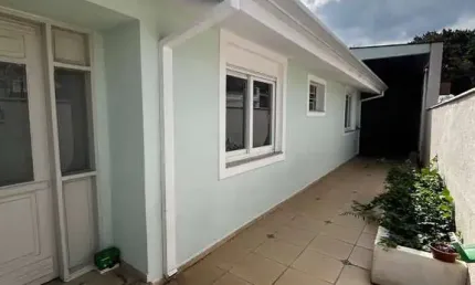 CASA TÉRREA À VENDA DE ESQUINA – COMPLETA E PRONTA PARA MORAR!