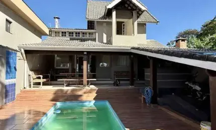 Casa Completa à Venda – A Apenas 20 Metros da Alameda Lucas!