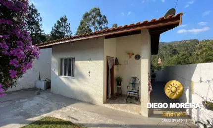 Casa à venda em Terra Preta - com Porão e Quintal Amplo!